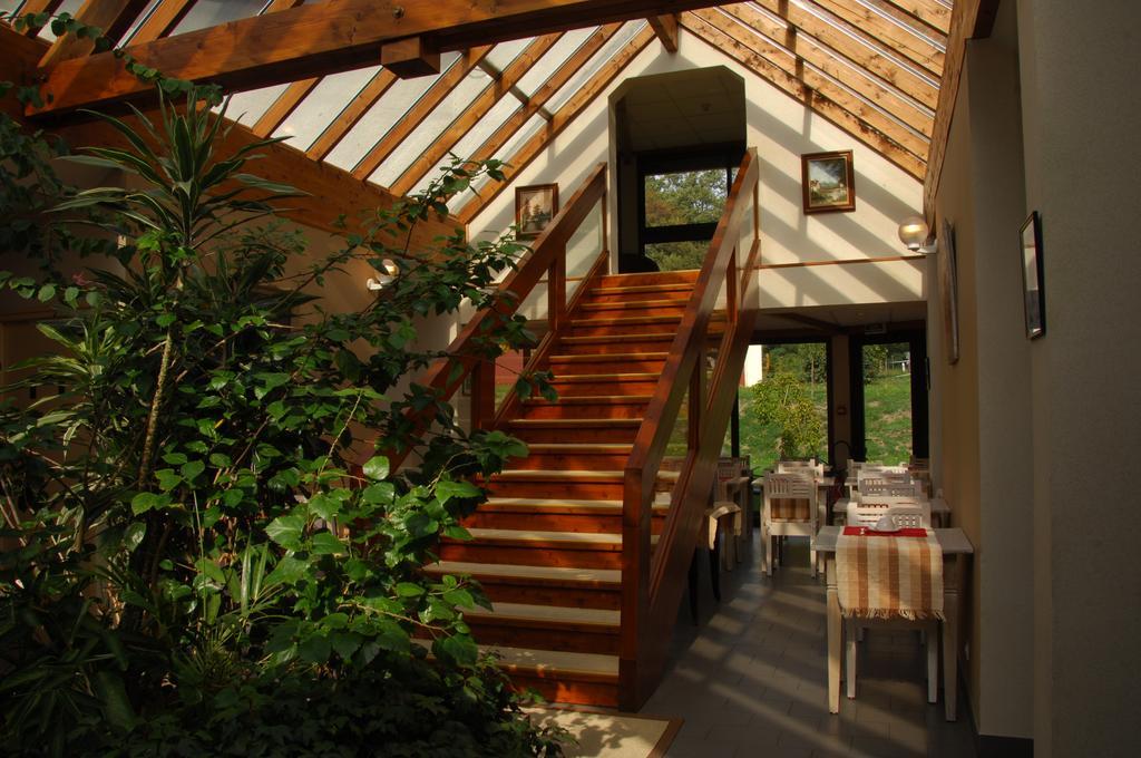 Hôtel Chez Nous Sainte-Croix  Quarto foto